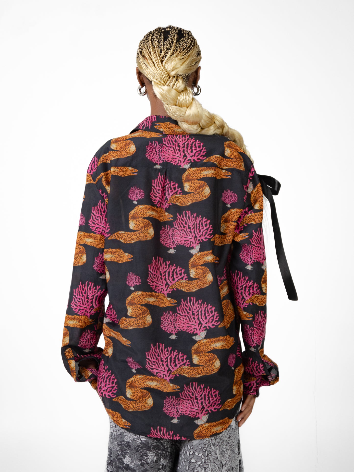 Eel collar shirt
