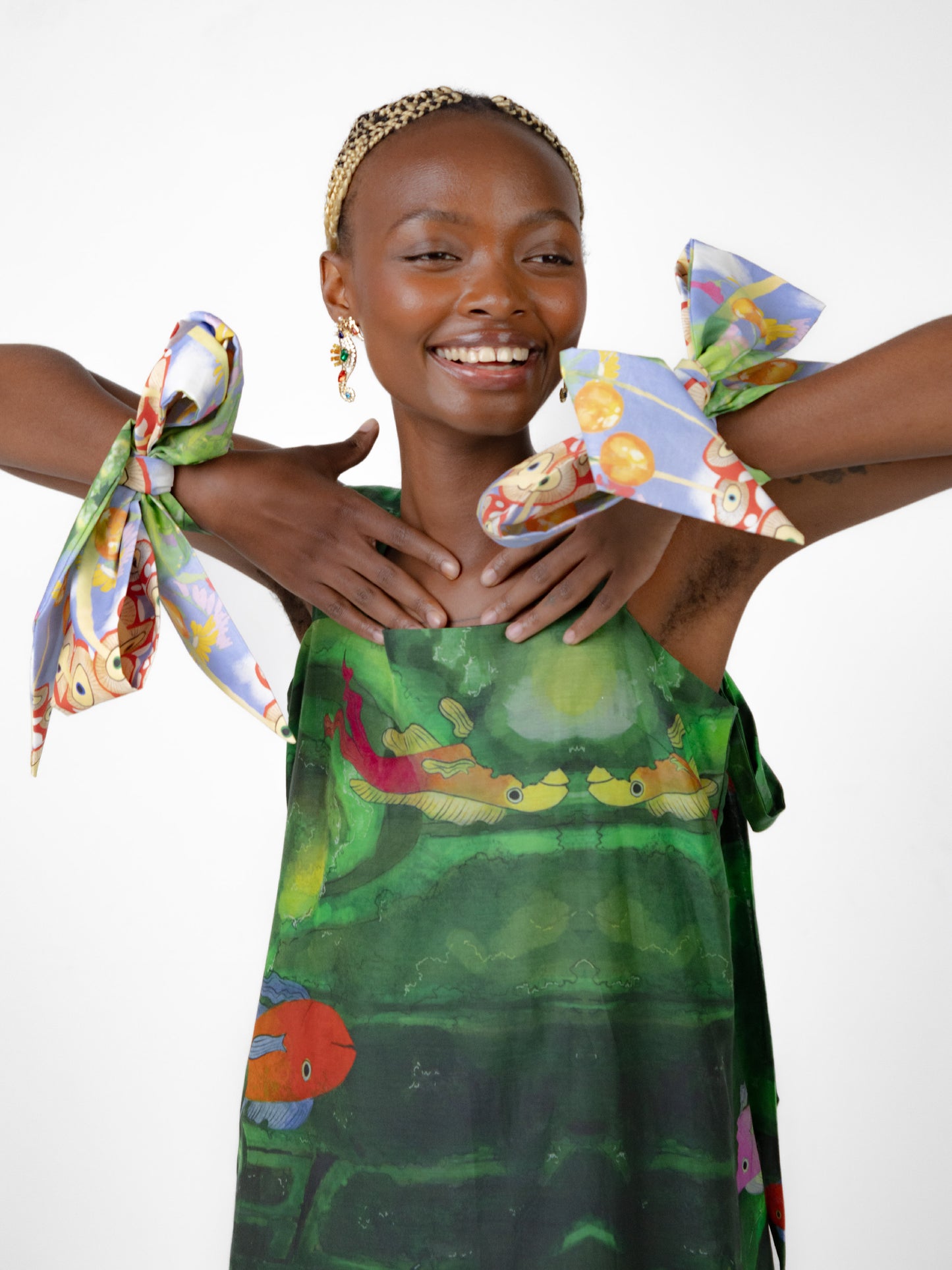 Mushroom landscape fabric tie