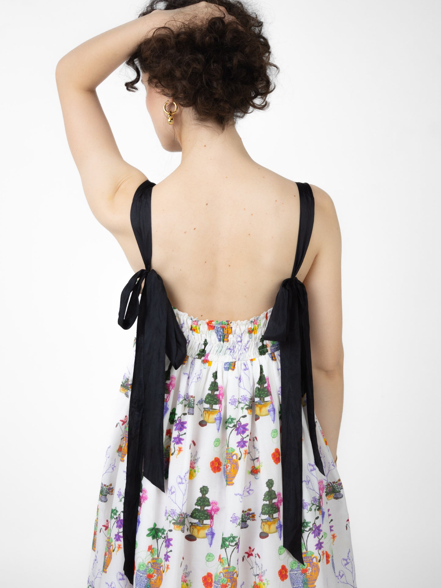 Still life with vases and flowers dress