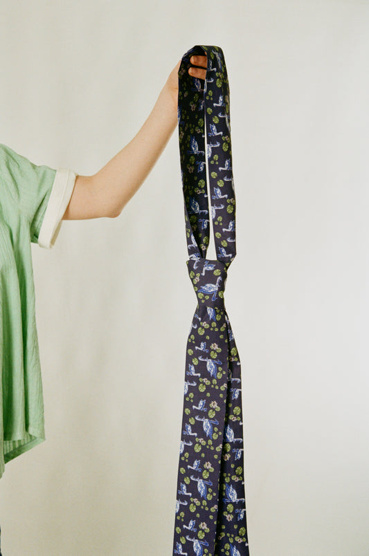Pond fabric tie